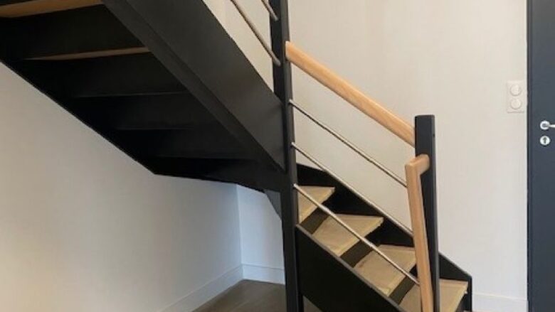 Escalier maison contemporaine à étage à Surzur